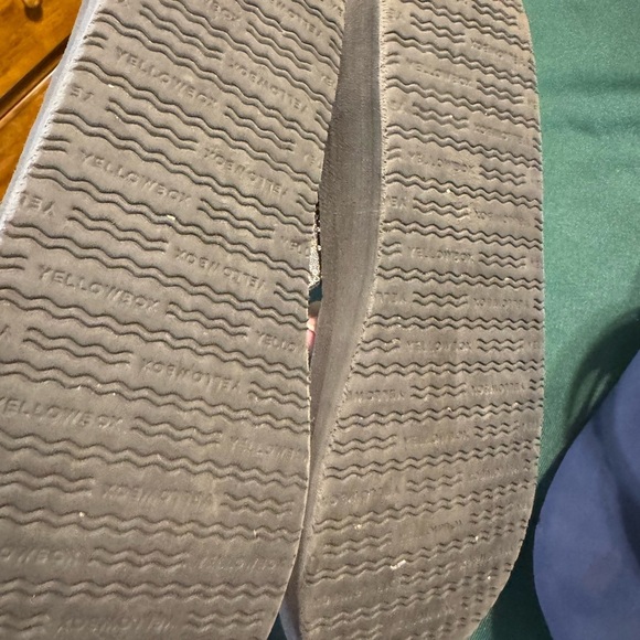 Two Pair of Ladies Yellow Box Flip Flops both with Rhinestones. Size 8 in EUC - Picture 12 of 13